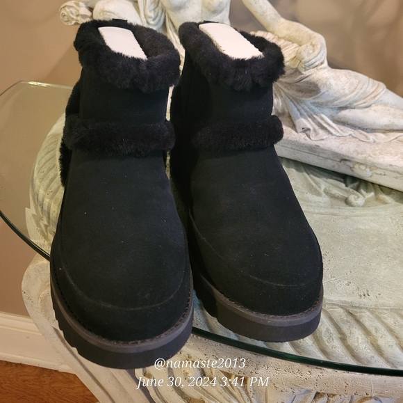 Ugg Classic Mini Spill Seam Boots in Black Suede Fur Designer Luxury #791 - Picture 16 of 17